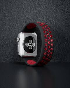 Apple Watch 42mm Ayarlı Delikli Silikon Kordon - Siyah Kırmızı