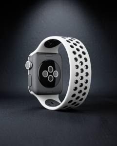 Apple Watch 38mm Ayarlı Delikli Silikon Kordon - Beyaz Siyah