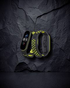 Xiaomi Mi Band 4 Spor Delikli Kordon - Siyah-yeşil