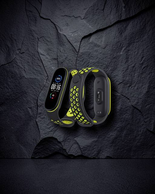 Xiaomi Mi Band 4 Spor Delikli Kordon - Siyah-yeşil